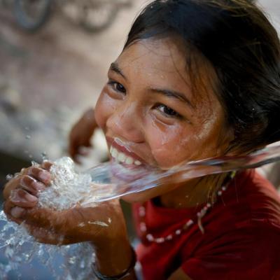 Child drinking water 